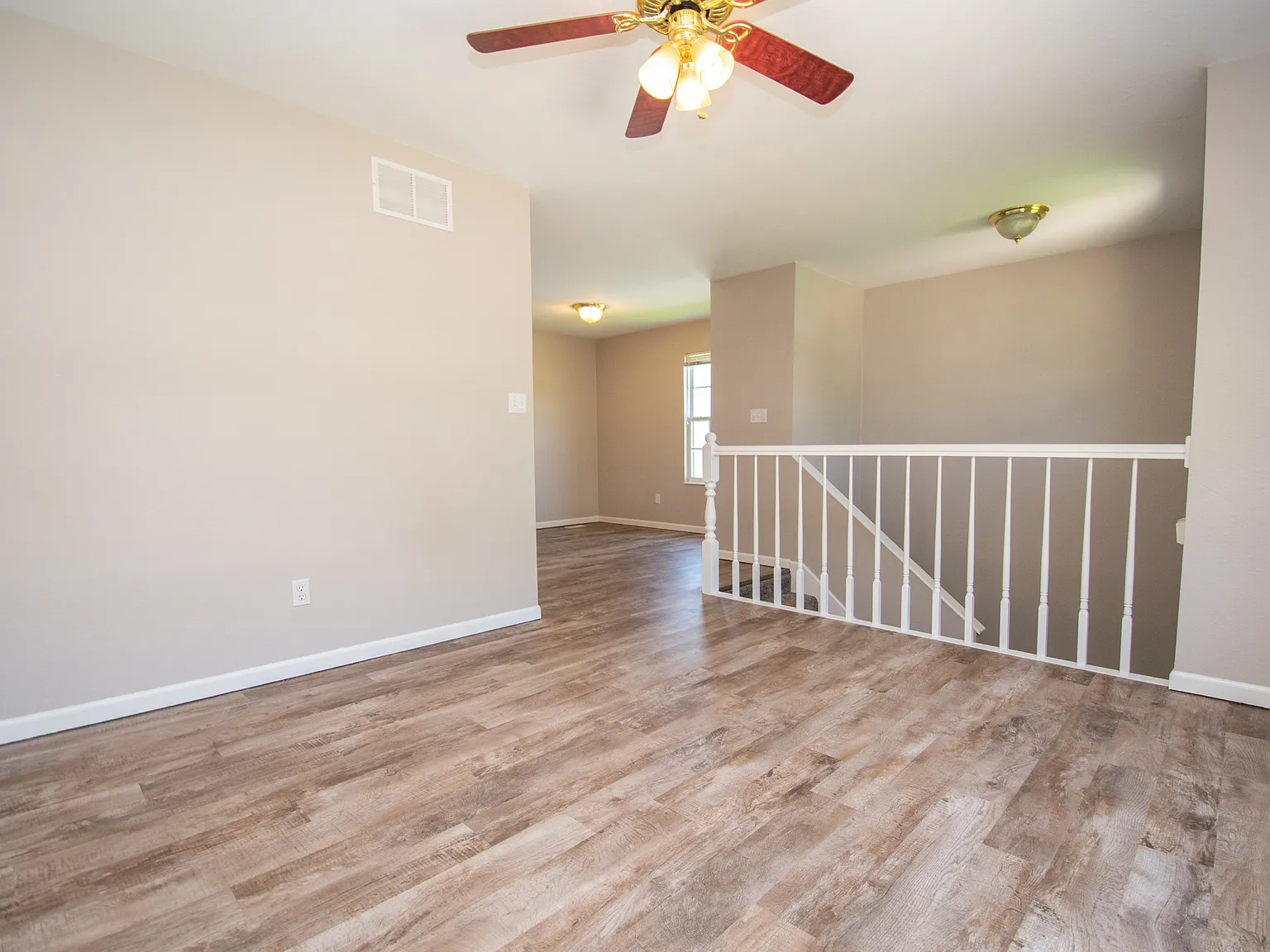 2 bed, 1100 sqft, $825 — Photo 3