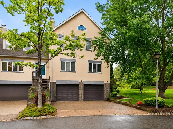22 Exeter Ct, Princeton, NJ 08540
