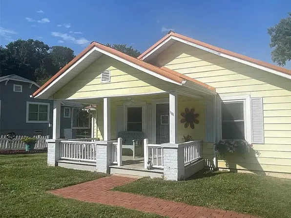 1108 Plaza St NW, Lenoir, NC 28645