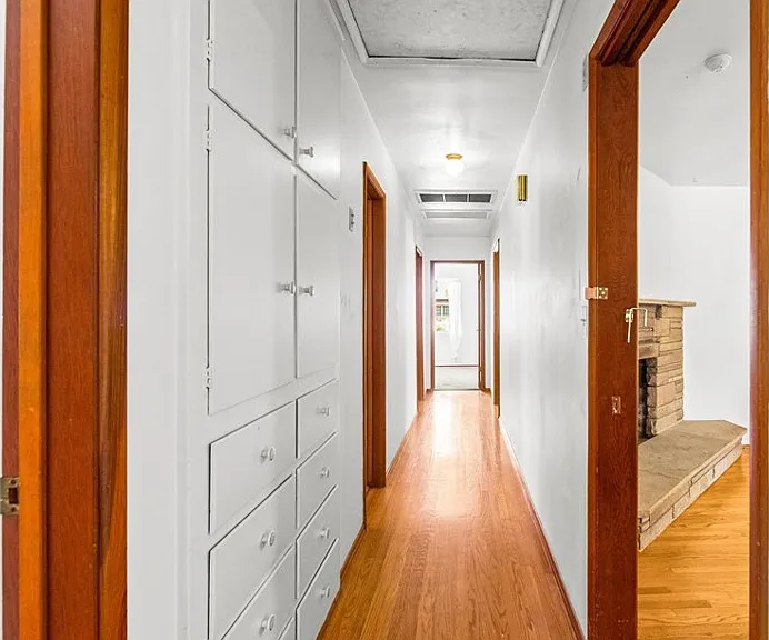 454 N Shattuck Pl — Photo 23
