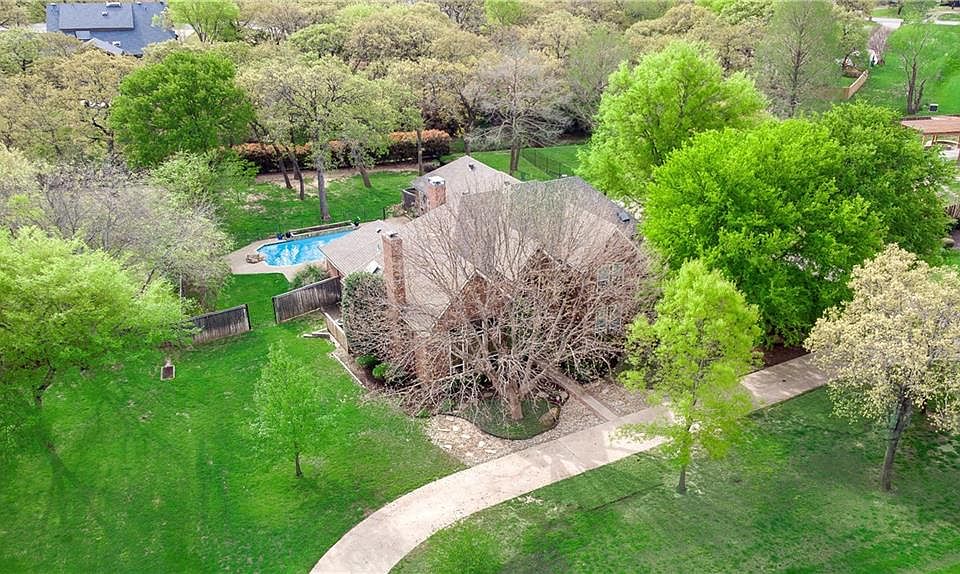 1st image of 255 Canyon Oaks Dr