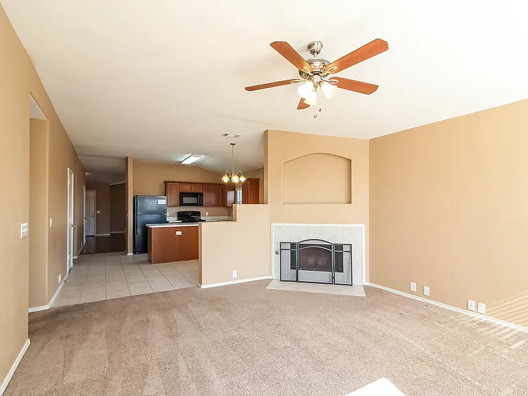 2204 Tailburton Ct — Photo 3