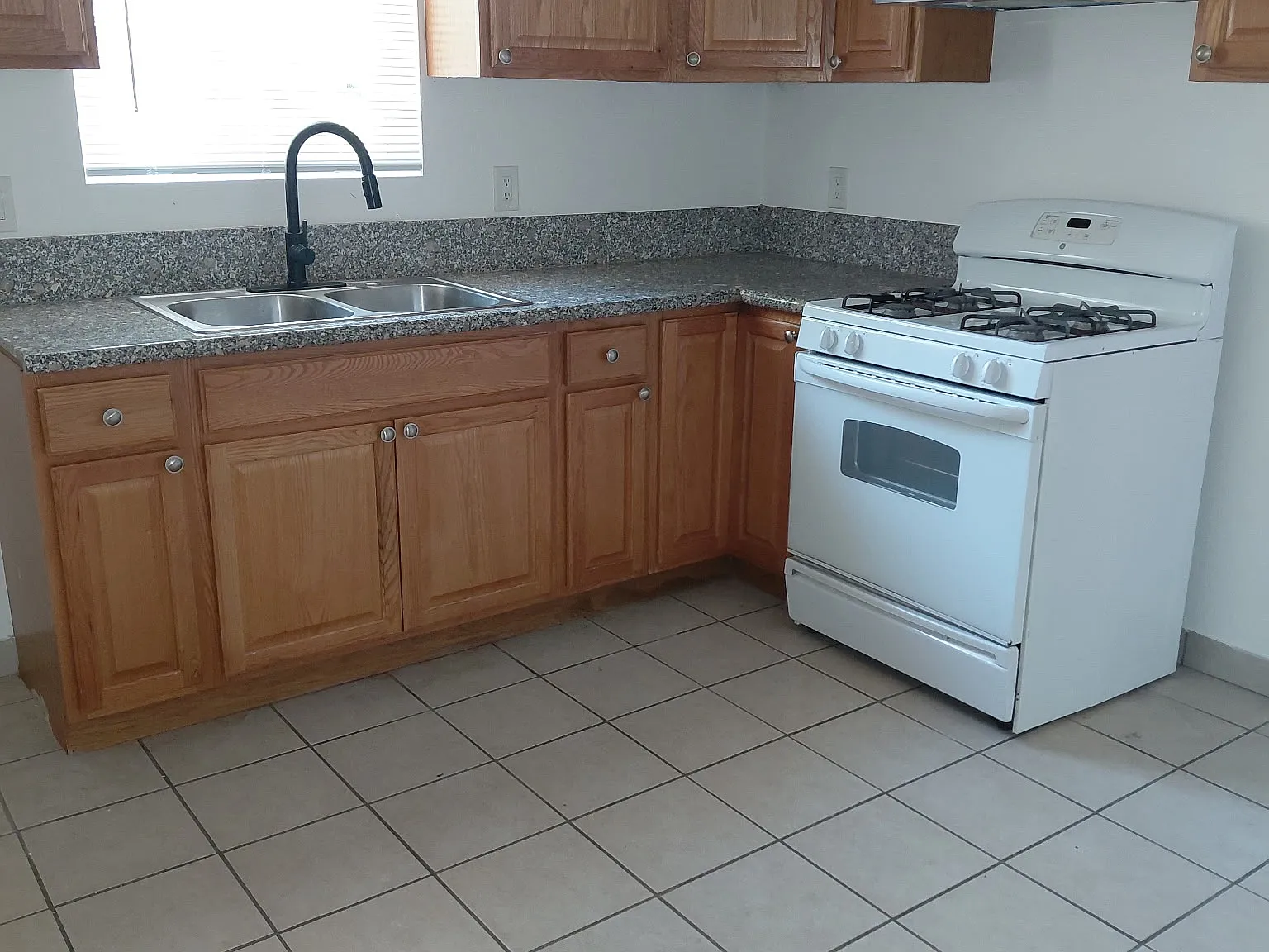 1 bed, 456 sqft, $1,200 — Photo 4