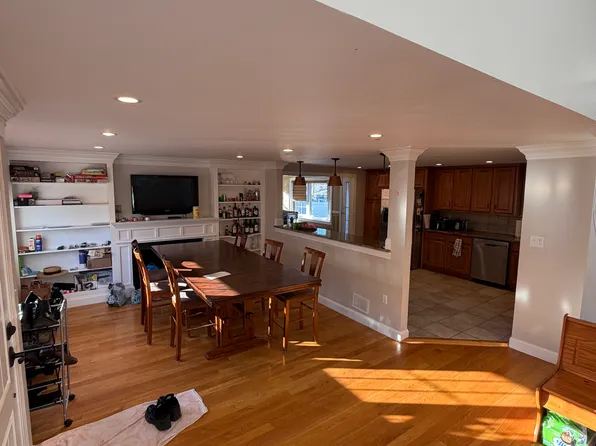 100 Kimball Rd, Dedham, MA 02026