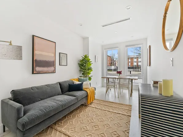 122 Palmetto St #1L, Brooklyn, NY 11221