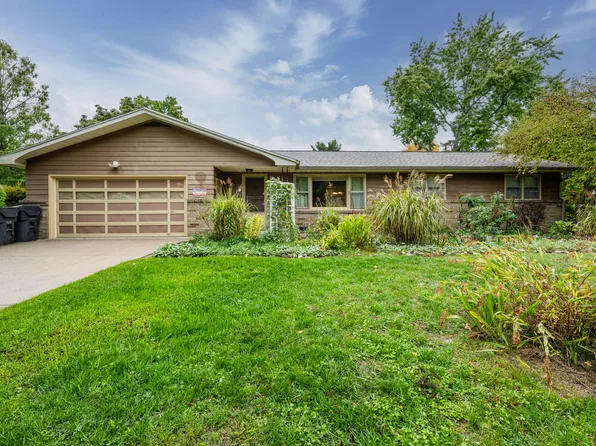 1606 Stanley Dr, Benton Harbor, MI 49022