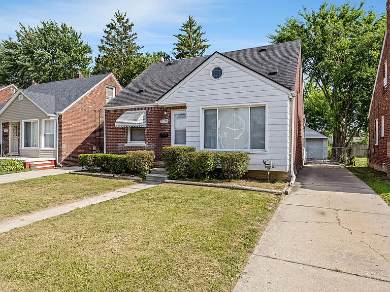 15630 Sprenger Ave — Photo 25