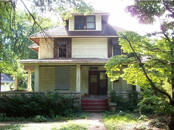 1836 S Sterling Ave, Independence, MO 64052