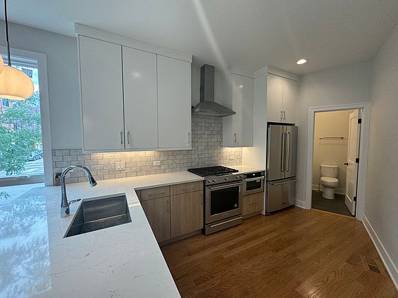 2nd image of 1404 N Paulina St #A