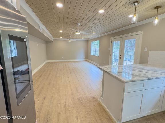5th image of 541 Camellia Dr