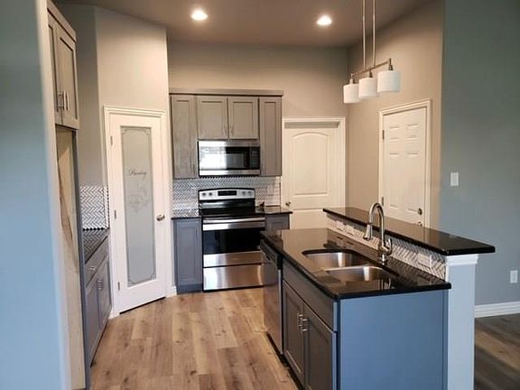 5th image of 3320 Hanger Ave