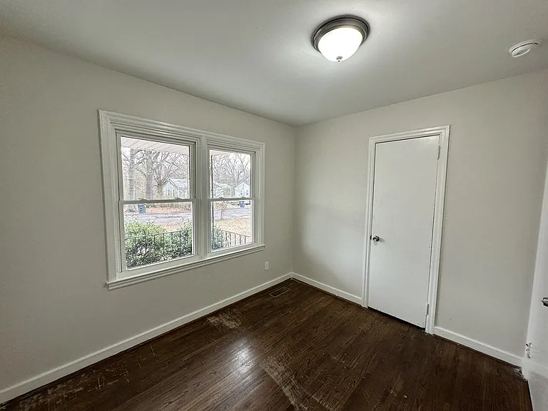 5820 Court Q — Photo 2