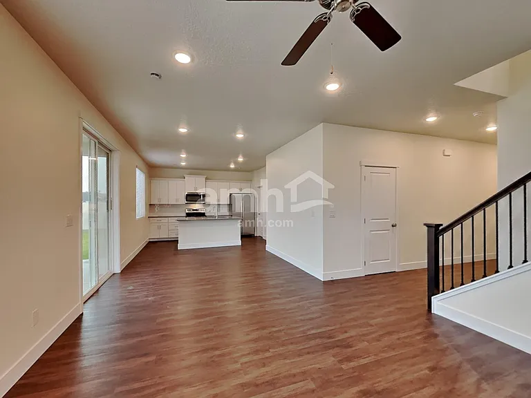 2440 S Deborah Ave — Photo 5