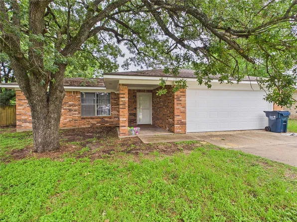 800 Rio Grande Ln, Bryan, TX 77801