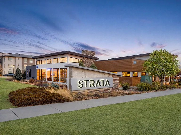 Strata — Photo 42