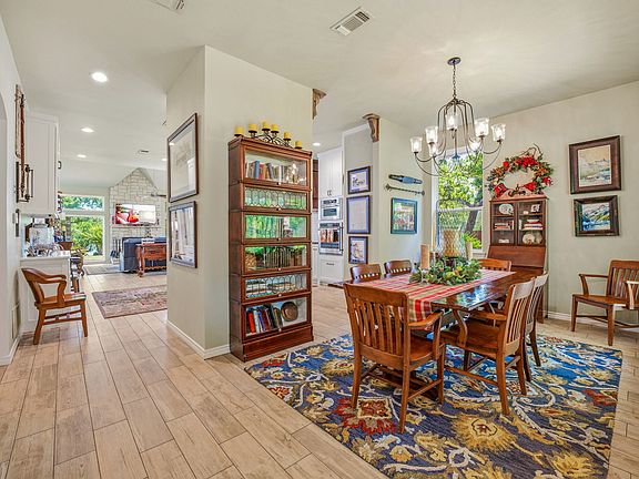 5th image of 428 Timber Ridge Dr