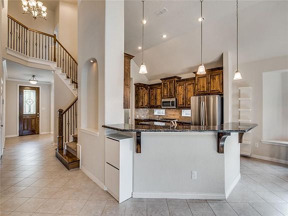 5th image of 2324 Fountain Gate Dr