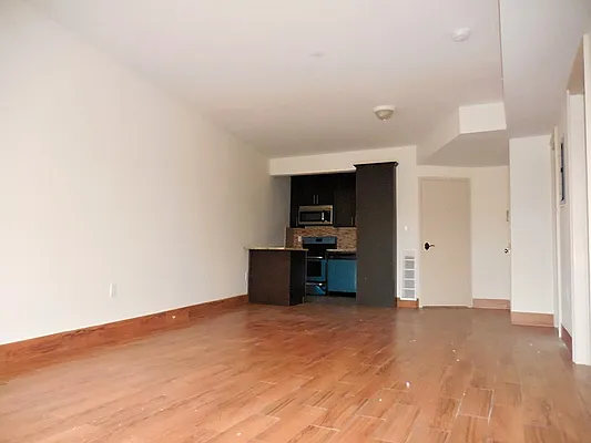 Rented by Premier Real Estate | media 27