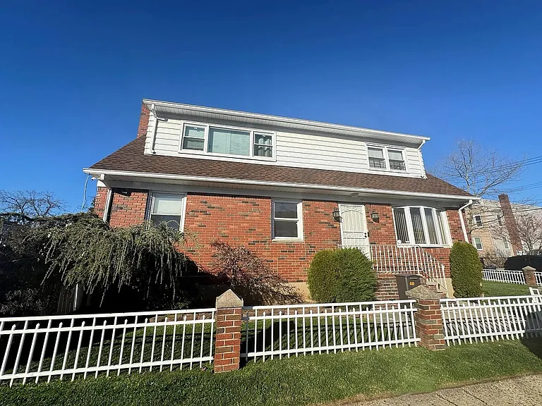 400 Hanover Ave — Photo 1