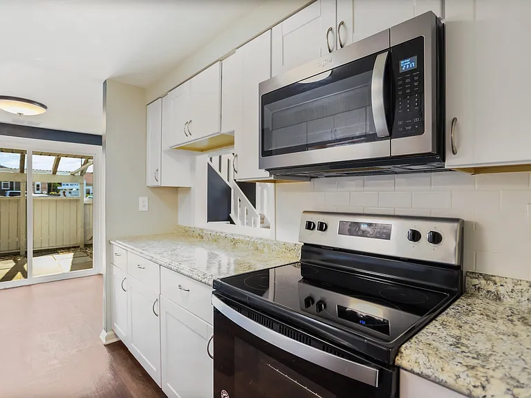 1523 Kensington Dr — Photo 27