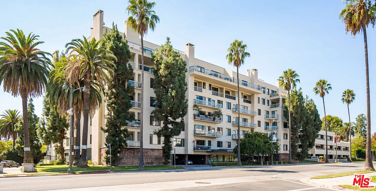 4460 Wilshire Blvd — Photo 2
