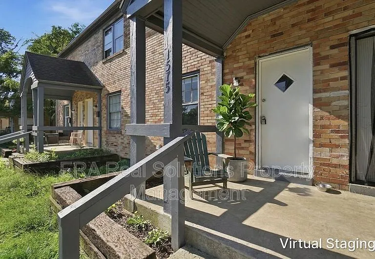 1575 E Cordell Ave — Photo 6