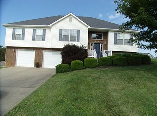 601 Saint Andrews Dr, Mount Sterling, KY 40353