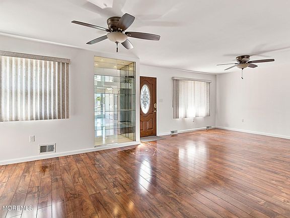 3rd image of 1698 Union Avenue