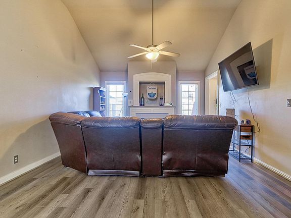 4th image of 105 Auburn Dr