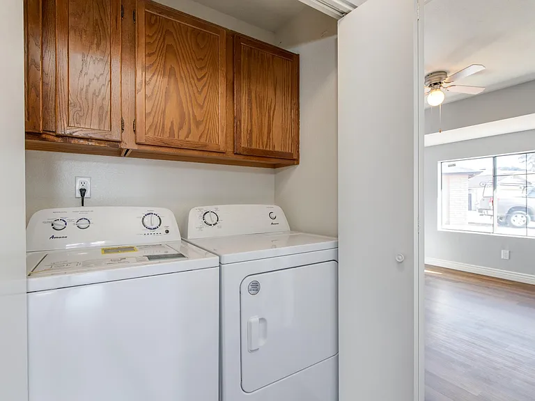 708 E Aire Libre Ave — Photo 19