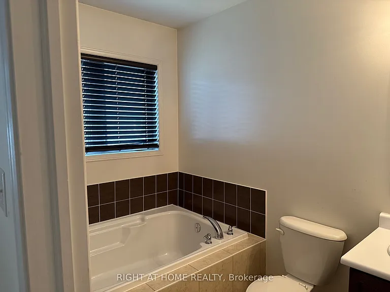 69 Westray Cres — Photo 12