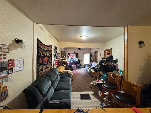 4th image of 1105 16th Ave E