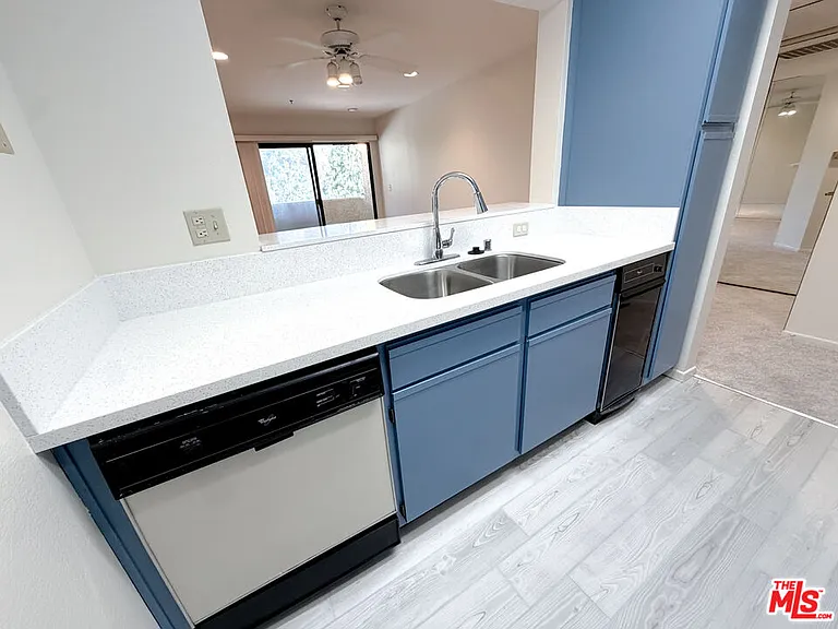 501 Palisades Dr #317 — Photo 5