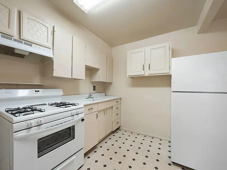 415 Field St #B — Photo 1