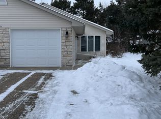 1209 Spruce Ct #D, New Richmond, WI 54017