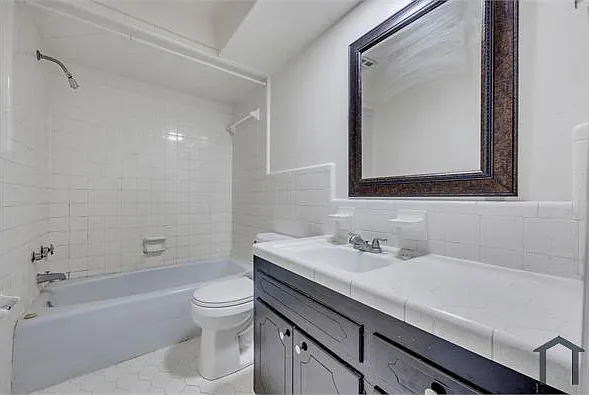 2136 Lynngate Dr #C — Photo 26