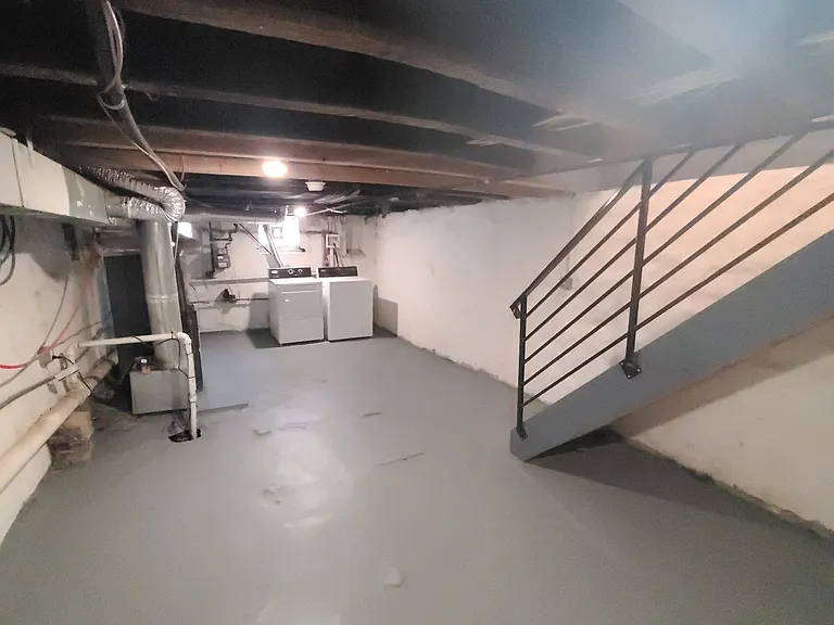 835 Livingston St — Photo 14