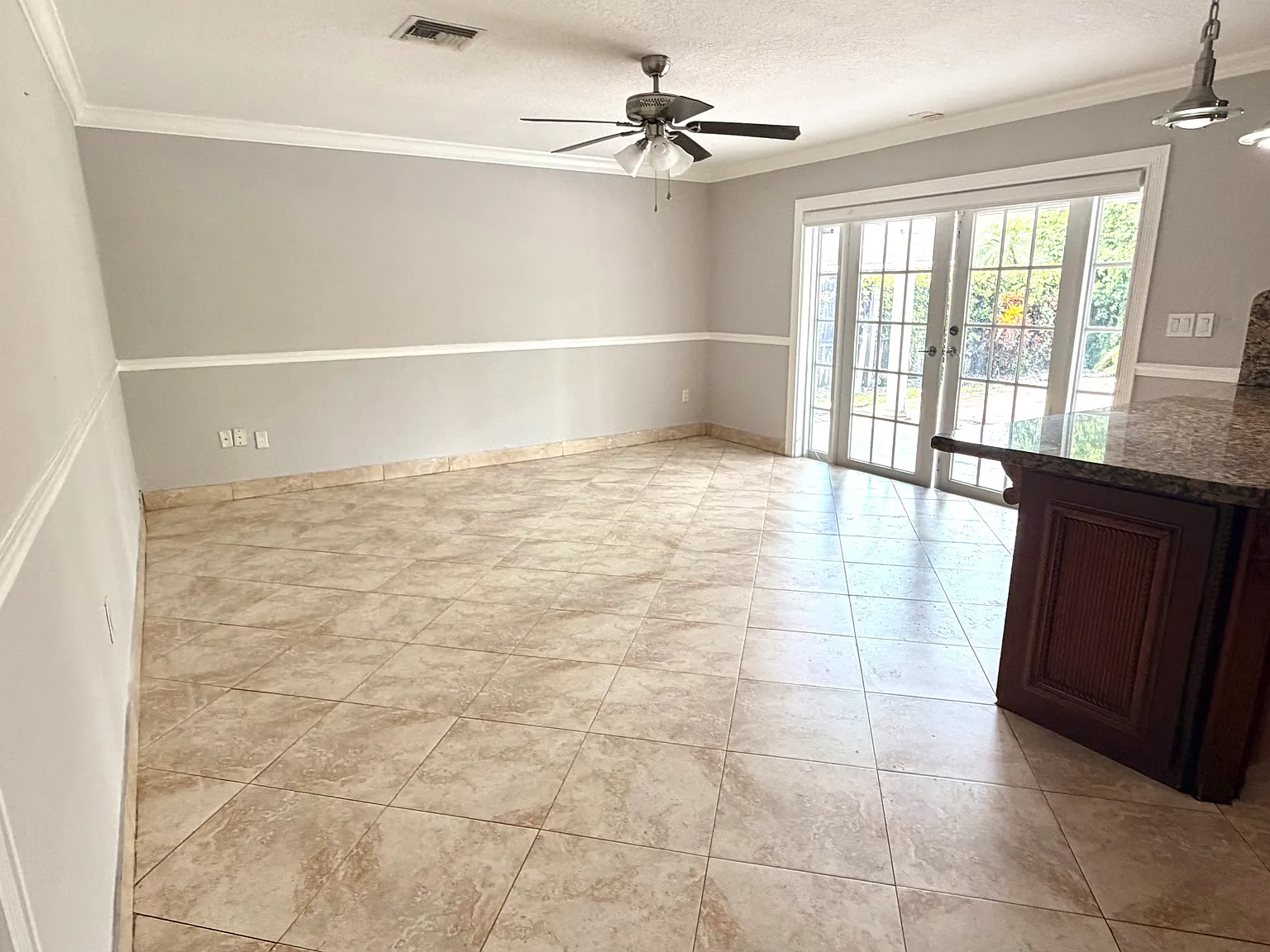 4 bed, 2.5 bath, 2324 sqft, $4,500 — Photo 4