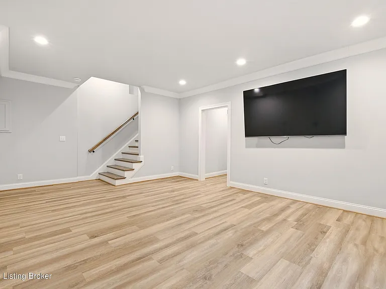 6218 Mistflower Cir — Photo 36