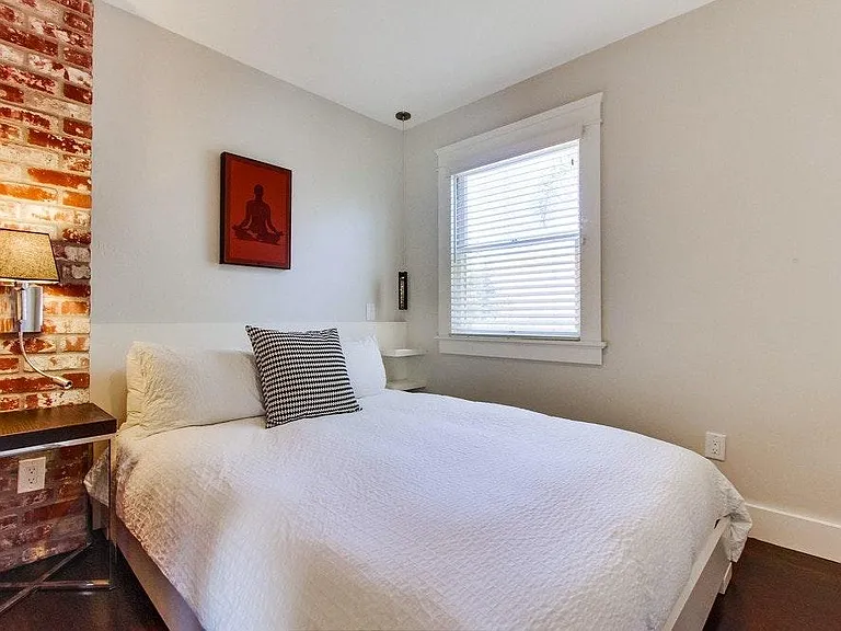 3321 Grim Ave — Photo 4