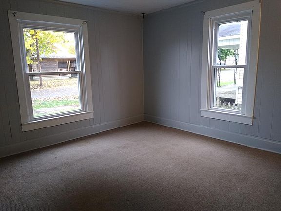 4th image of 311 Nye St