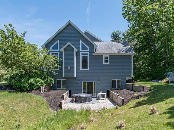 2nd image of 82 Osullivan Dr