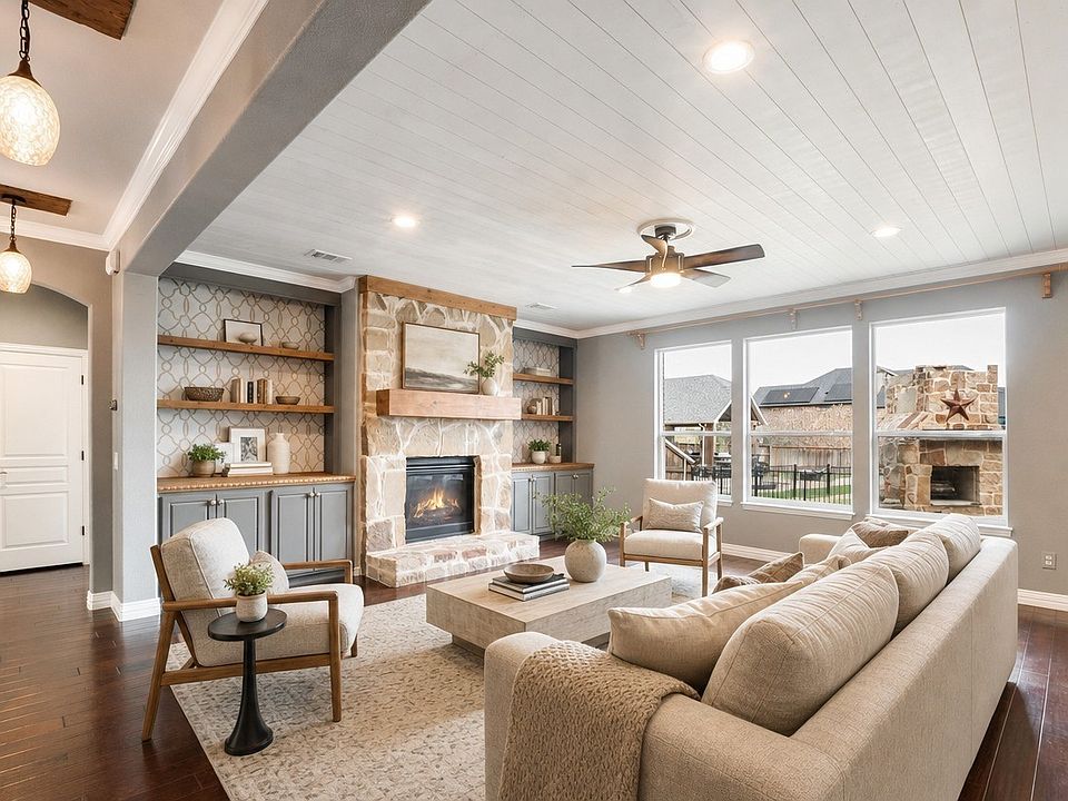 1st image of 306 Aspen Ln