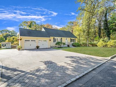 22 5th Avenue, Smithtown, NY, 11787