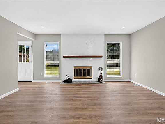 5th image of 231 Laurelwood Dr
