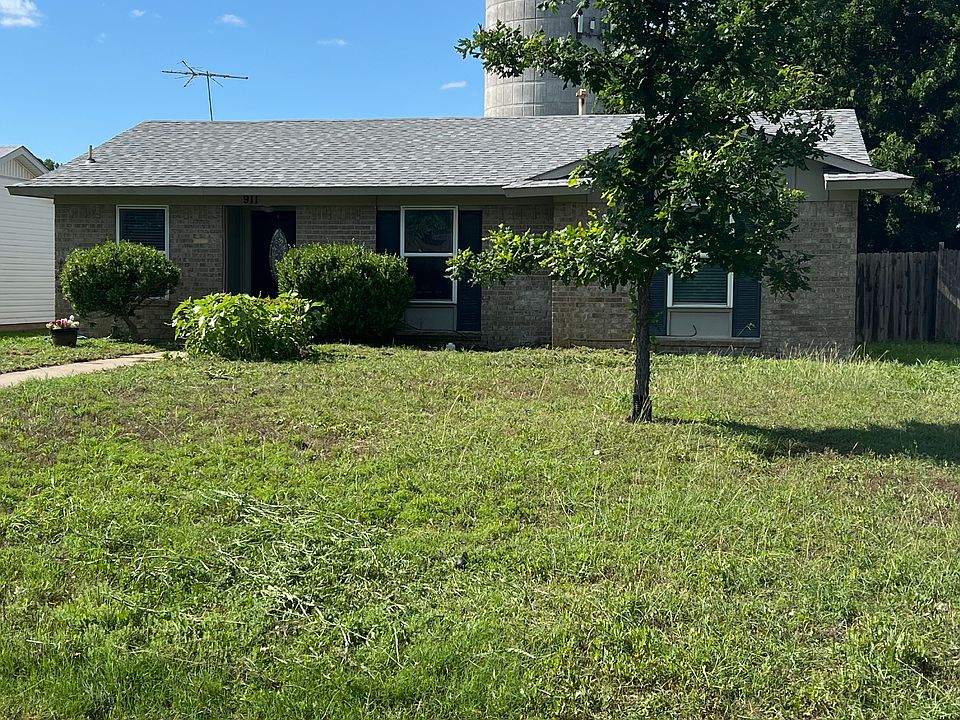 1st image of 911 Meadow Mead Dr