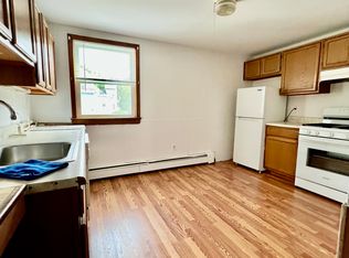 25 12th St #2, Lowell, MA 01850