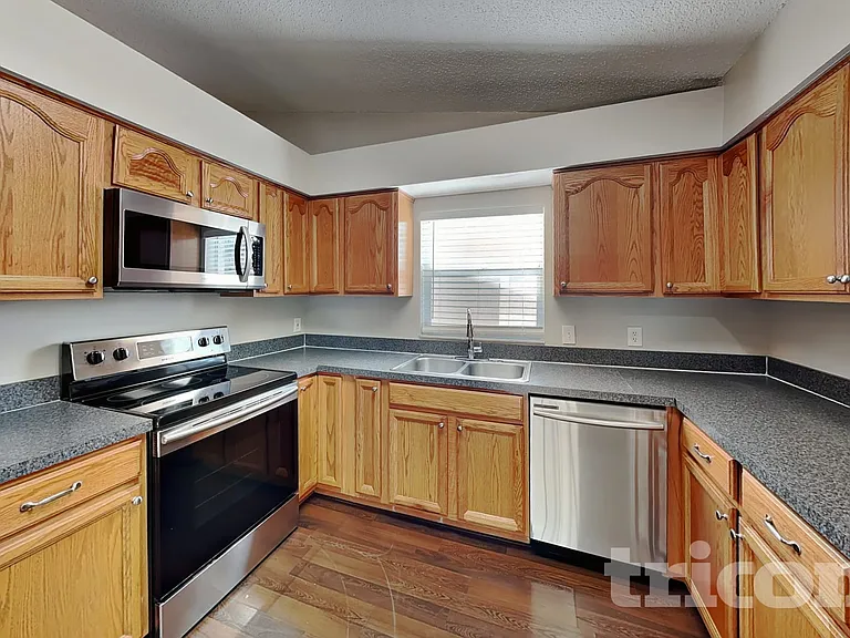 1115 Hardwood Dr — Photo 6