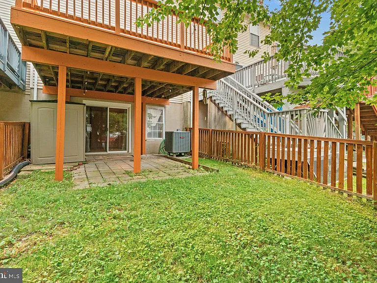 8 Wessex Ct — Photo 37