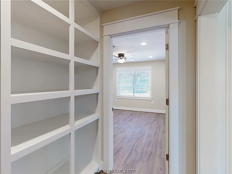 22299 FM 39 — Photo 11